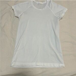 Lululemon Swiftly Tech Short Sleeve Hip Length
